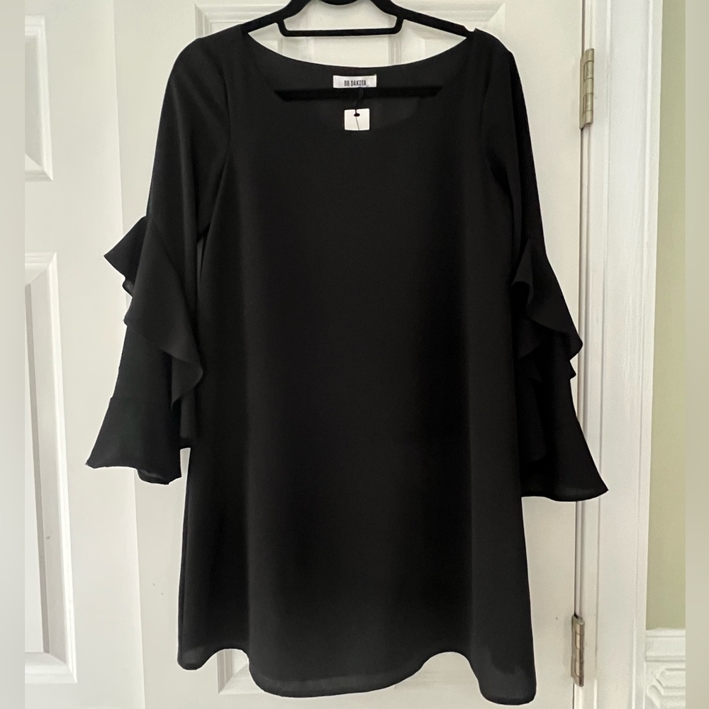 NWT! XS Black BB Dakota Shift Dress